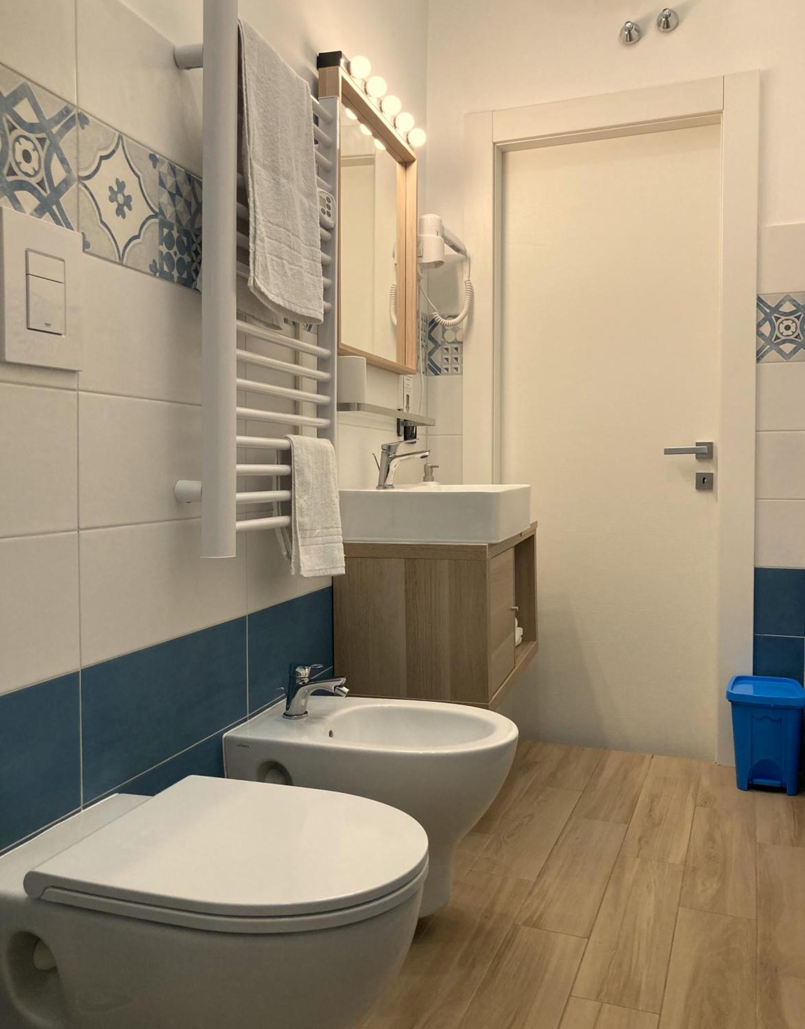 La Casa Blu Nel Cuore Storico Di Napoli Ngoại thất bức ảnh